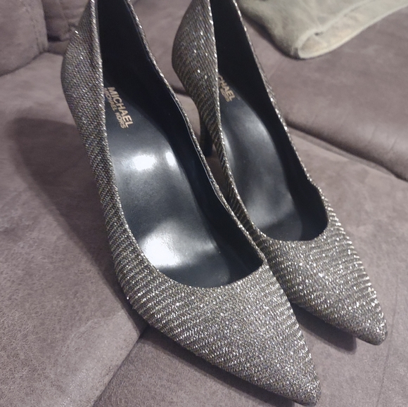 Michael Kors Alina Flex crystal-embellished pumps 9M - Picture 8 of 15